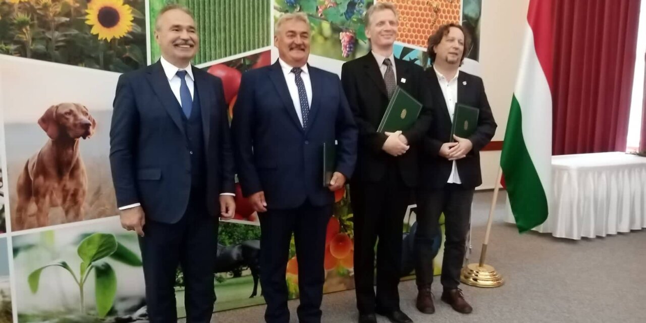 Miniszteri kitüntetést kaptak oktatóink
